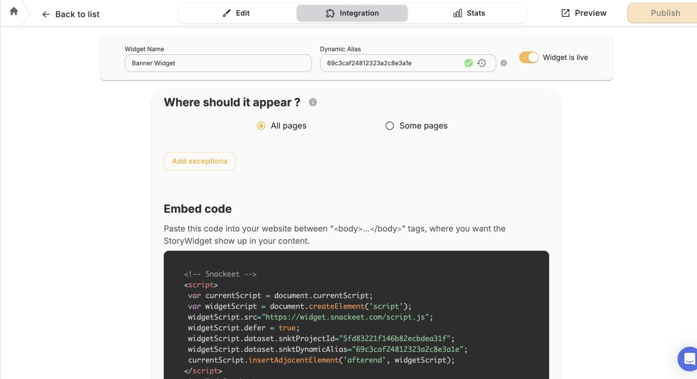 Snackeet Banner Integration screen showing the fixed Dynamic Alias and generated Embed code